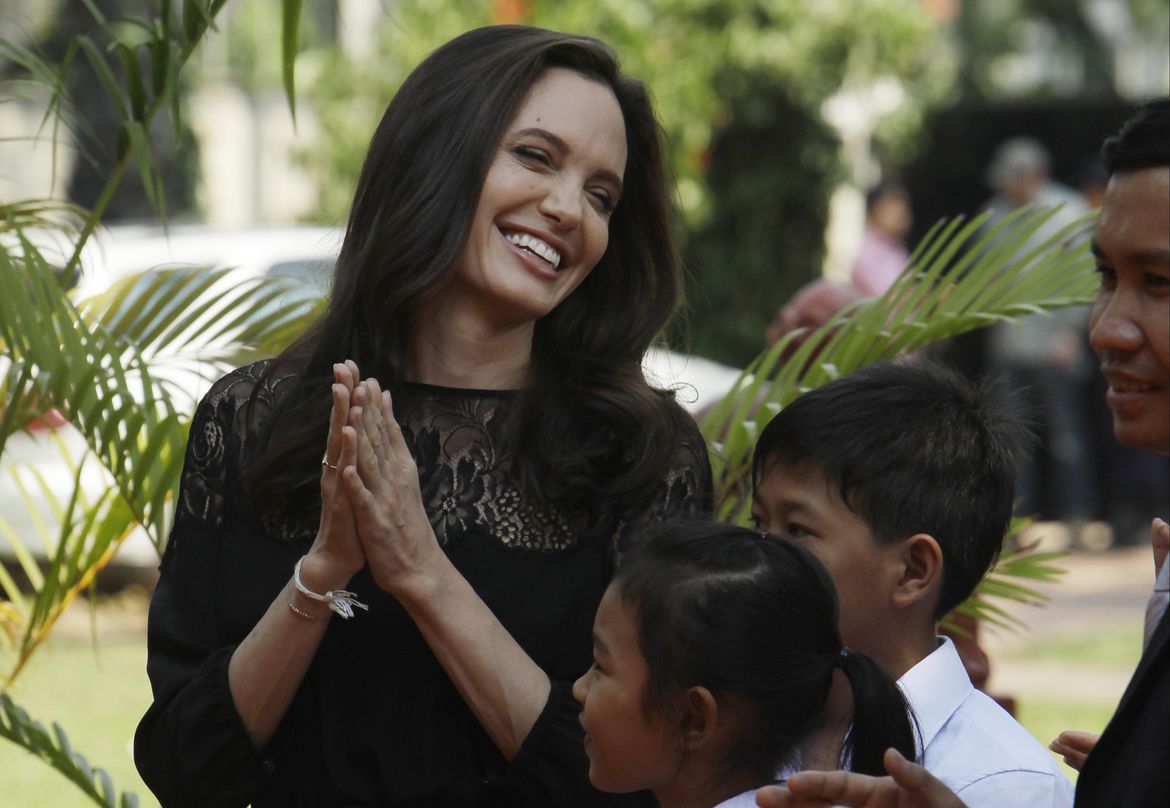 Angelina Jolie In Cambodia For Premiere Of Her New Film The Spokesman Review