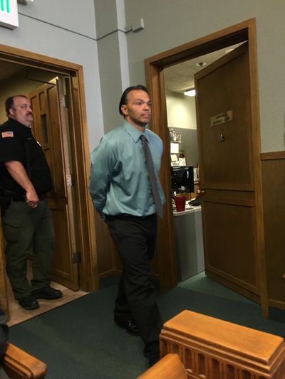 Kevin Boot enters a courtroom on May 26, 2017. (Nina Culver)