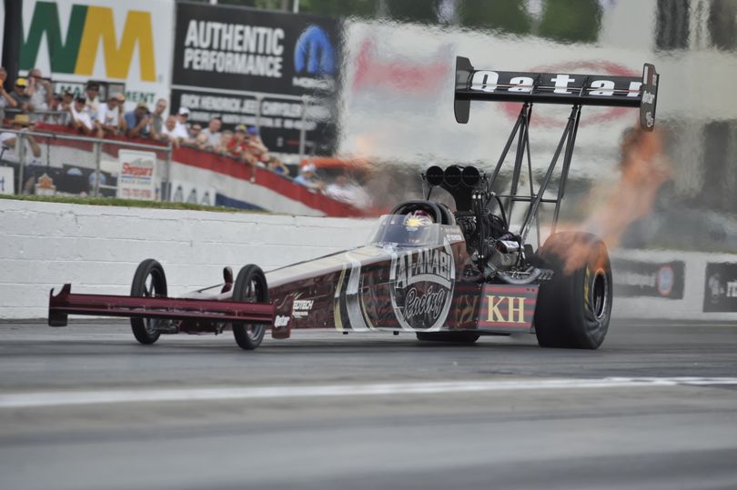 Larry Dixon en route to the top qualifying postion on the NHRA Full Throttle Drag Racing Series. (Photo courtesy of NHRA Media Relations)