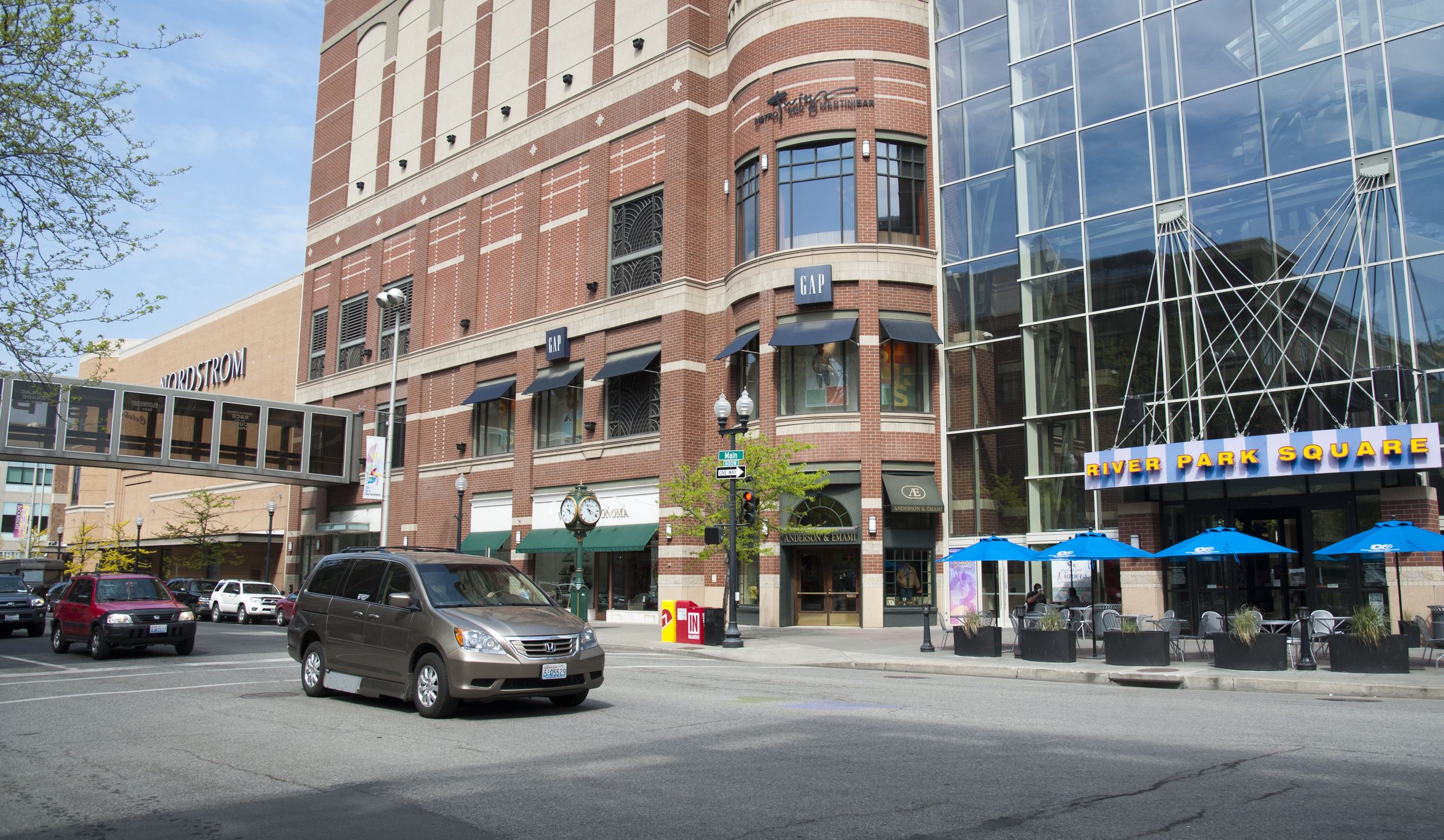 Payless on 2025 main street