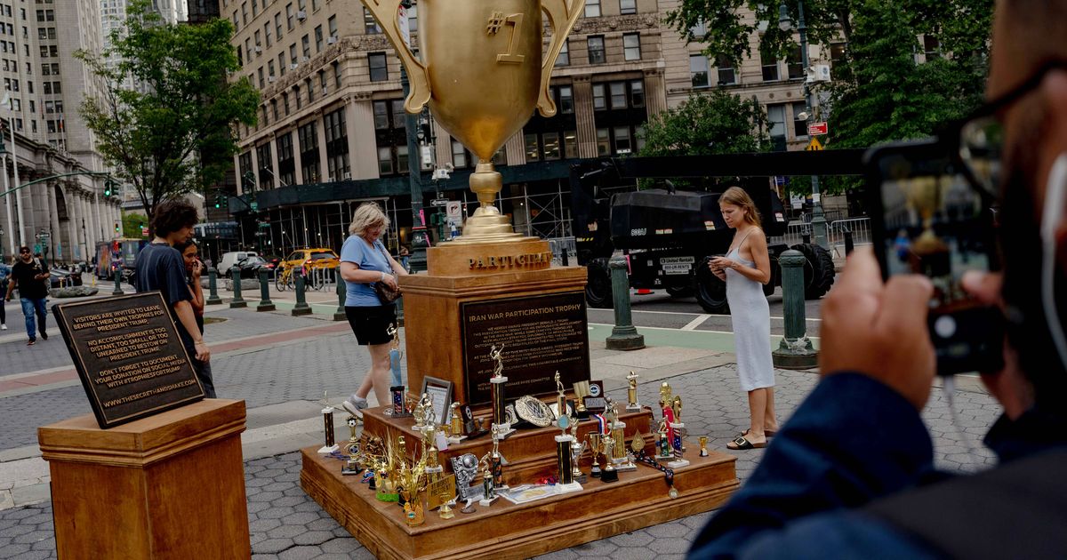 ‘Iran War Participation Trophy' mocking Trump arrives in New York