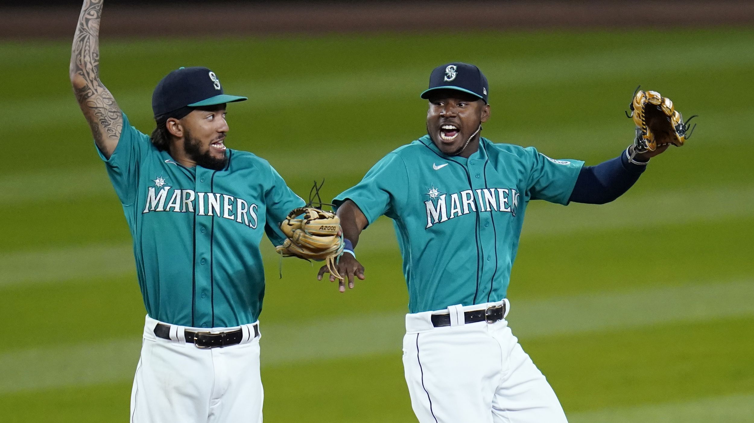 Seattle Mariners on X: Friday night baseball vibes.