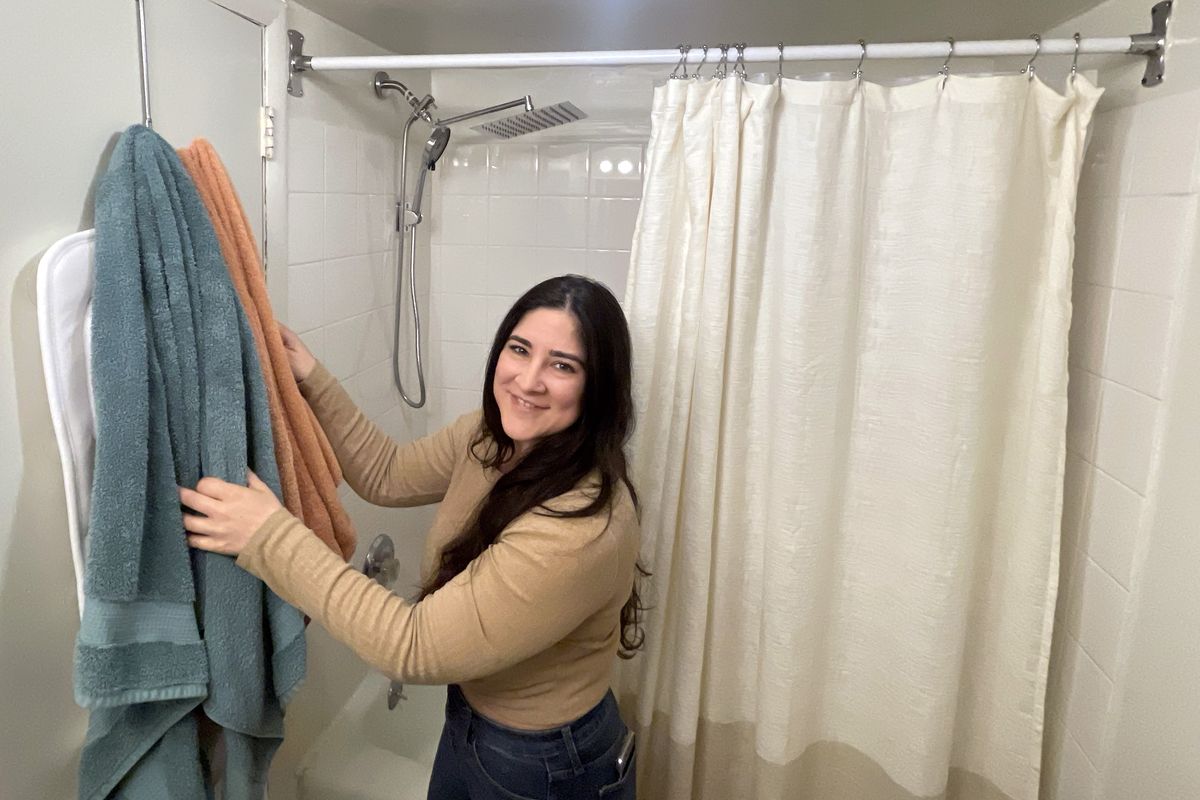Taylor Armendariz spent hours in her bathtub at her South Jersey apartment after being diagnosed with a relatively new cannabis-induced illness, called cannabinoid hyperemesis syndrome, or CHS. (Philadelphia Inquirer )
