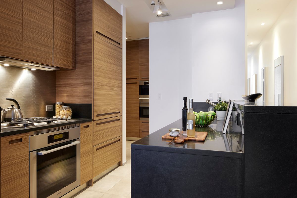 Using two different cabinet finishes remains a modern trend. (Handout/TNS)  (HO)