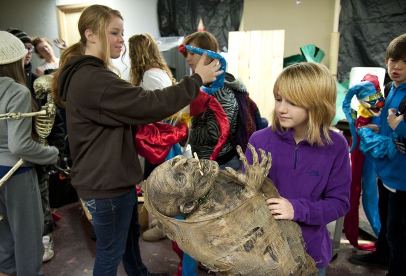 West Valley City School students, including Jaymee Finke, left, and Lacey Marrow, right, prepare for the school’s haunted house this Friday and Saturday. (Dan Pelle)