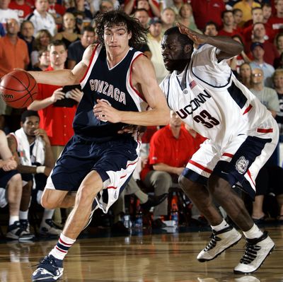 Gonzaga’s Adam Morrison, left, was the most valuable player of the 2005 Maui Invitational tournament. (Associated Press)