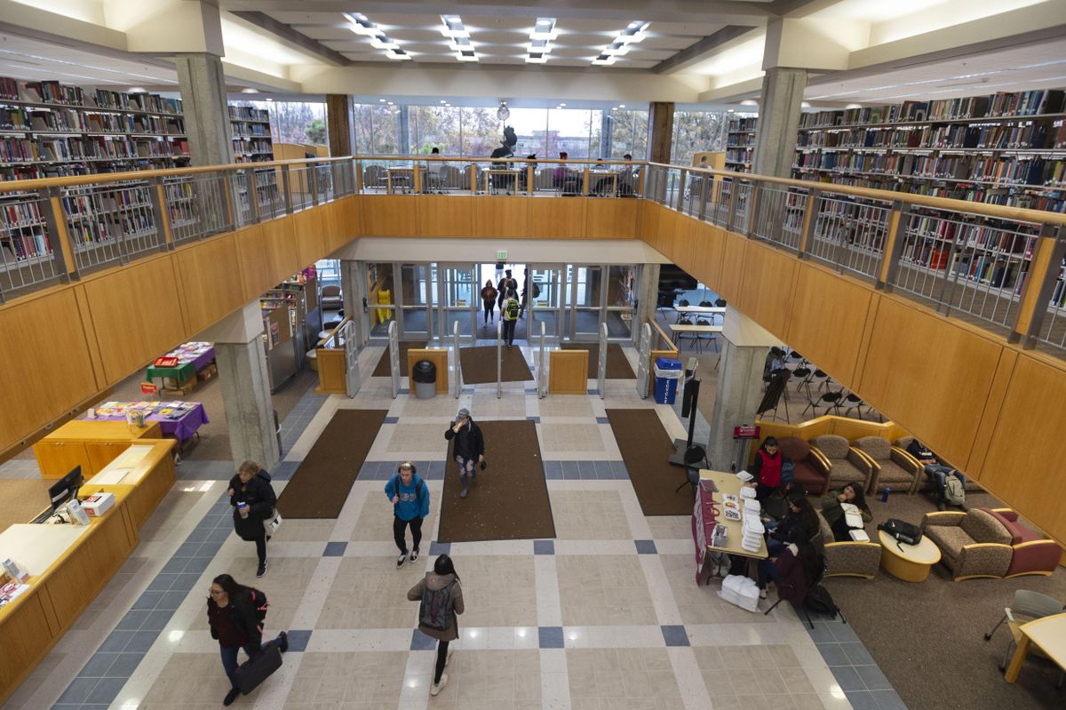 Air contamination in EWU library Nov. 8, 2018 The SpokesmanReview