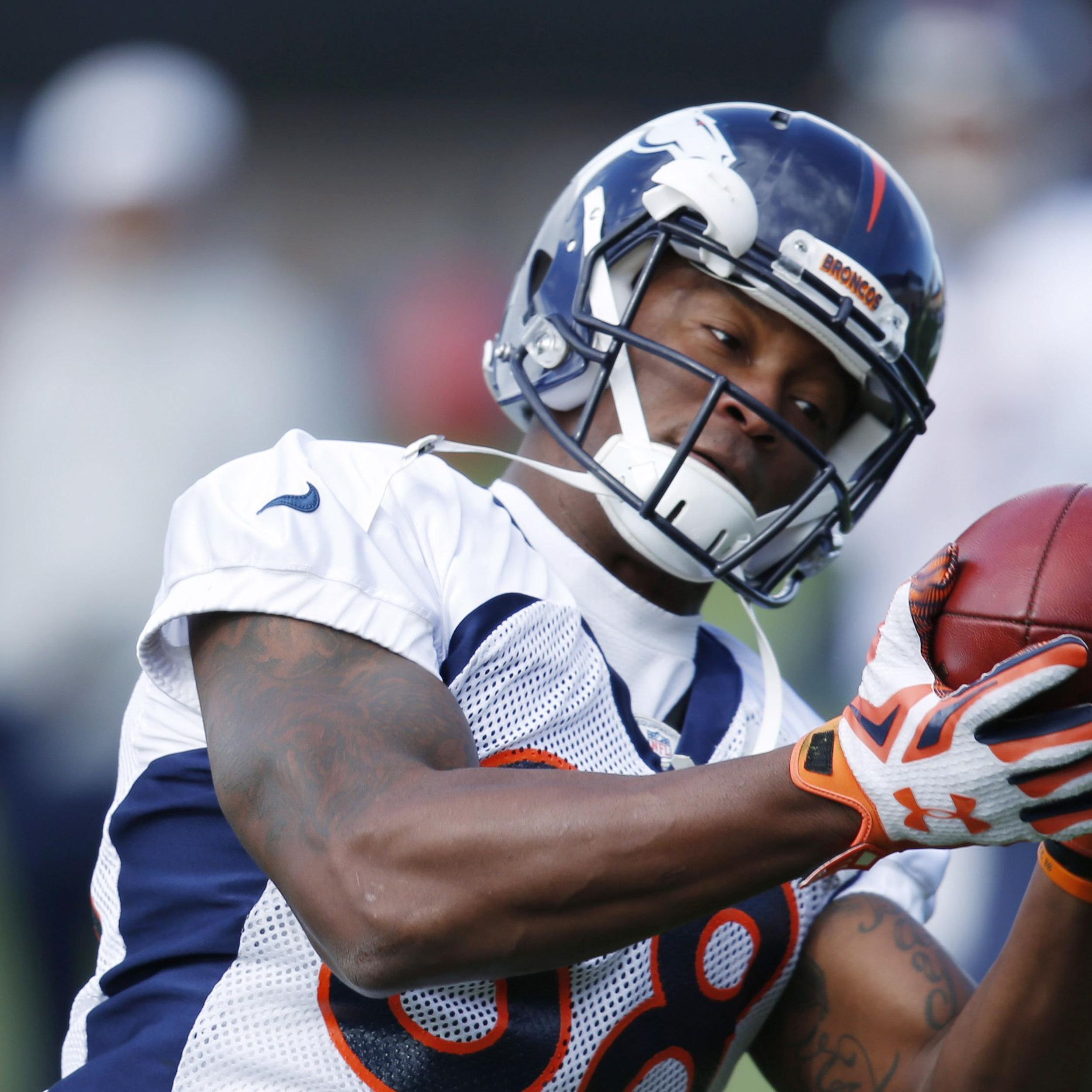 Peyton Manning meets with Demaryius Thomas' mother after Super