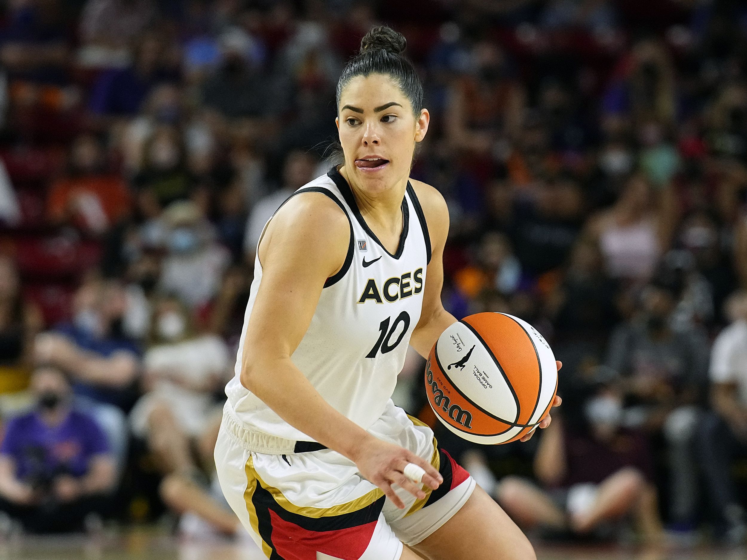 Commentary: Former UW Huskies guard Kelsey Plum playing like one of WNBA's  best for Las Vegas
