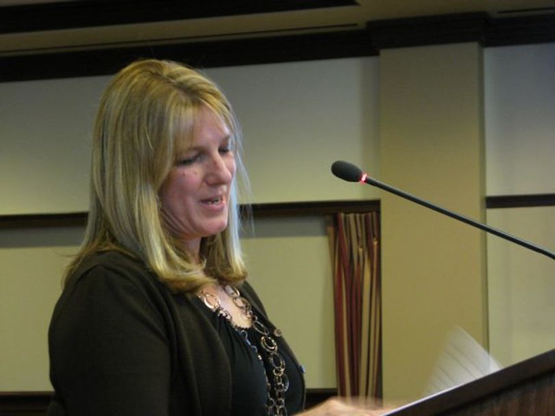 Erin Lenz, Idaho Teacher of the Year, addresses the Senate Education Committee on Monday (Betsy Russell)