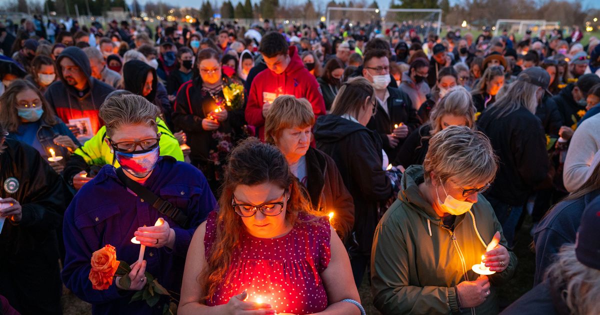 Hundreds mourn mother killed in stabbing as her 5-year-old daughter ...