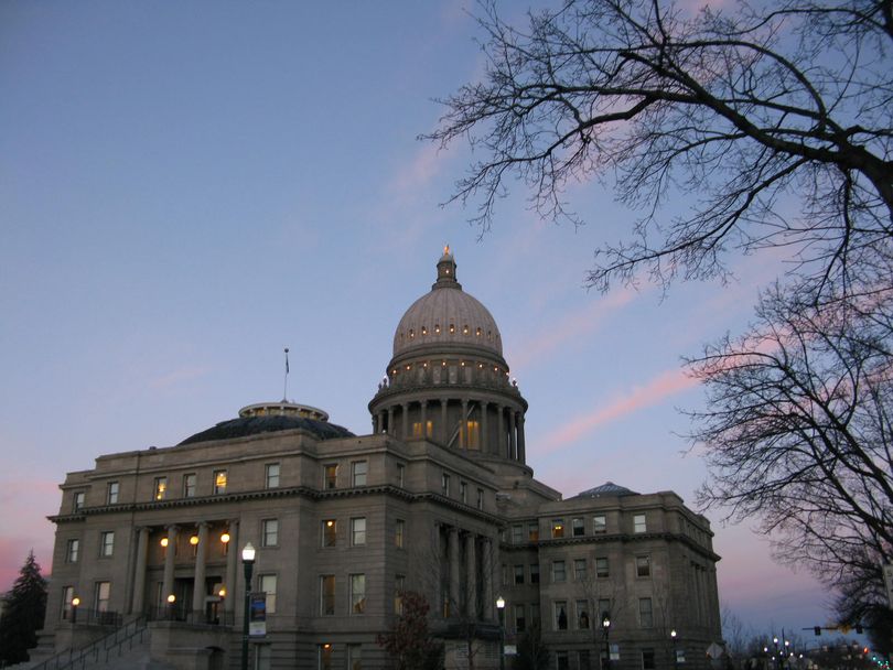 Idaho state Capitol, early on Wednesday morning (Betsy Z. Russell)