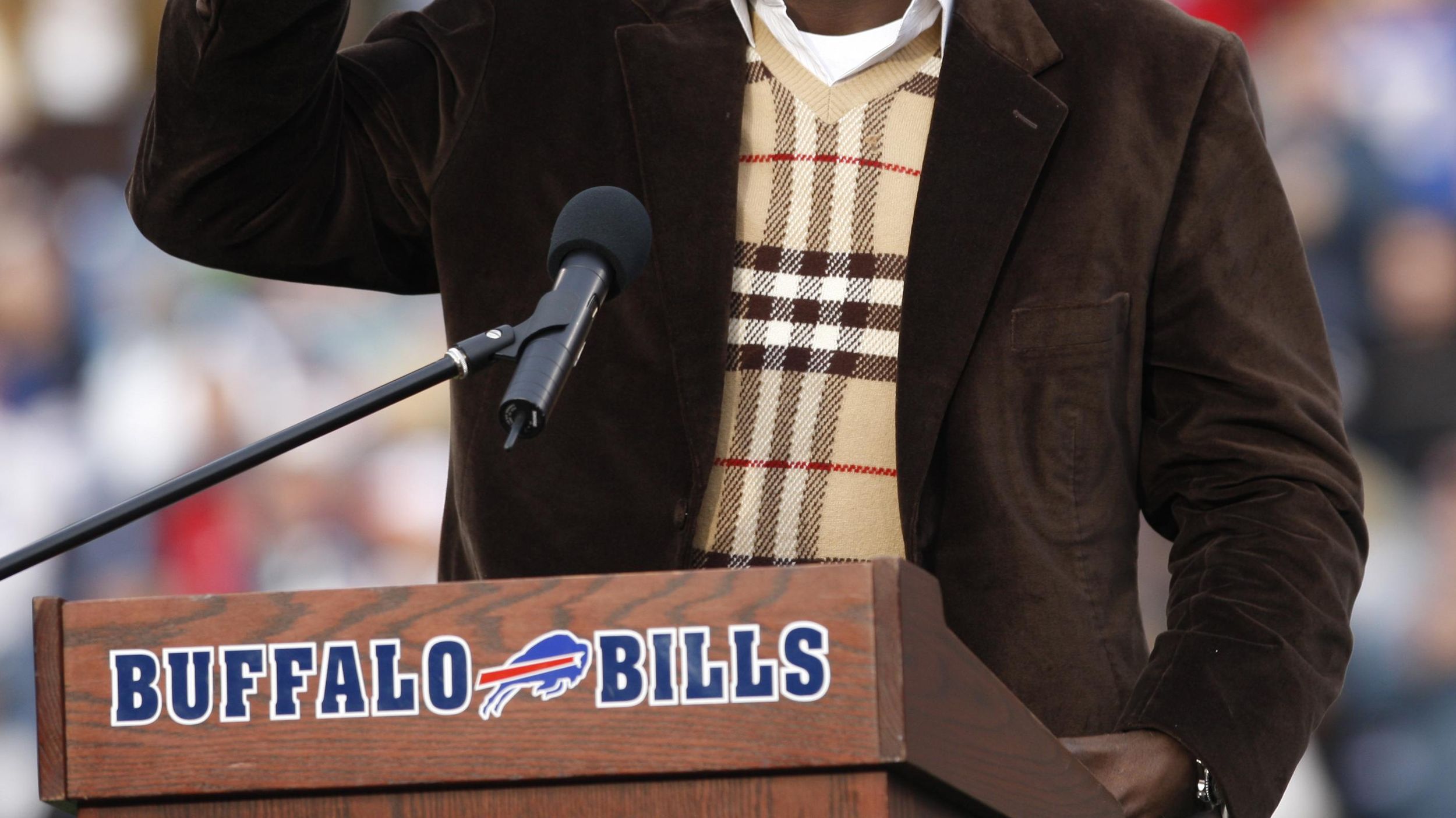 Bills honor Smith by retiring his No. 78 jersey – Daily Press