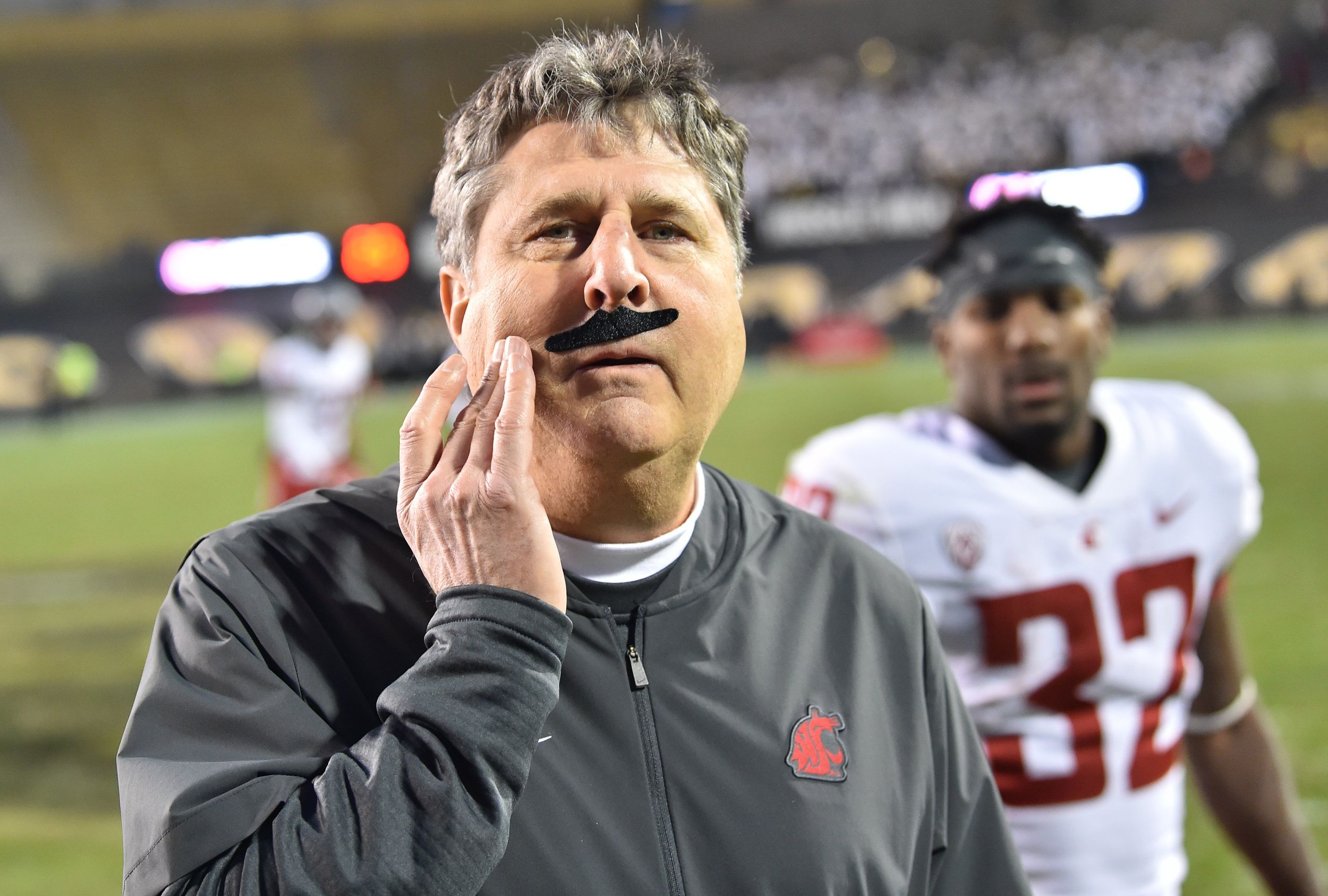 He really did make a big splash on football': Former Washington State football  coach Mike Leach dies at 61 | The Spokesman-Review