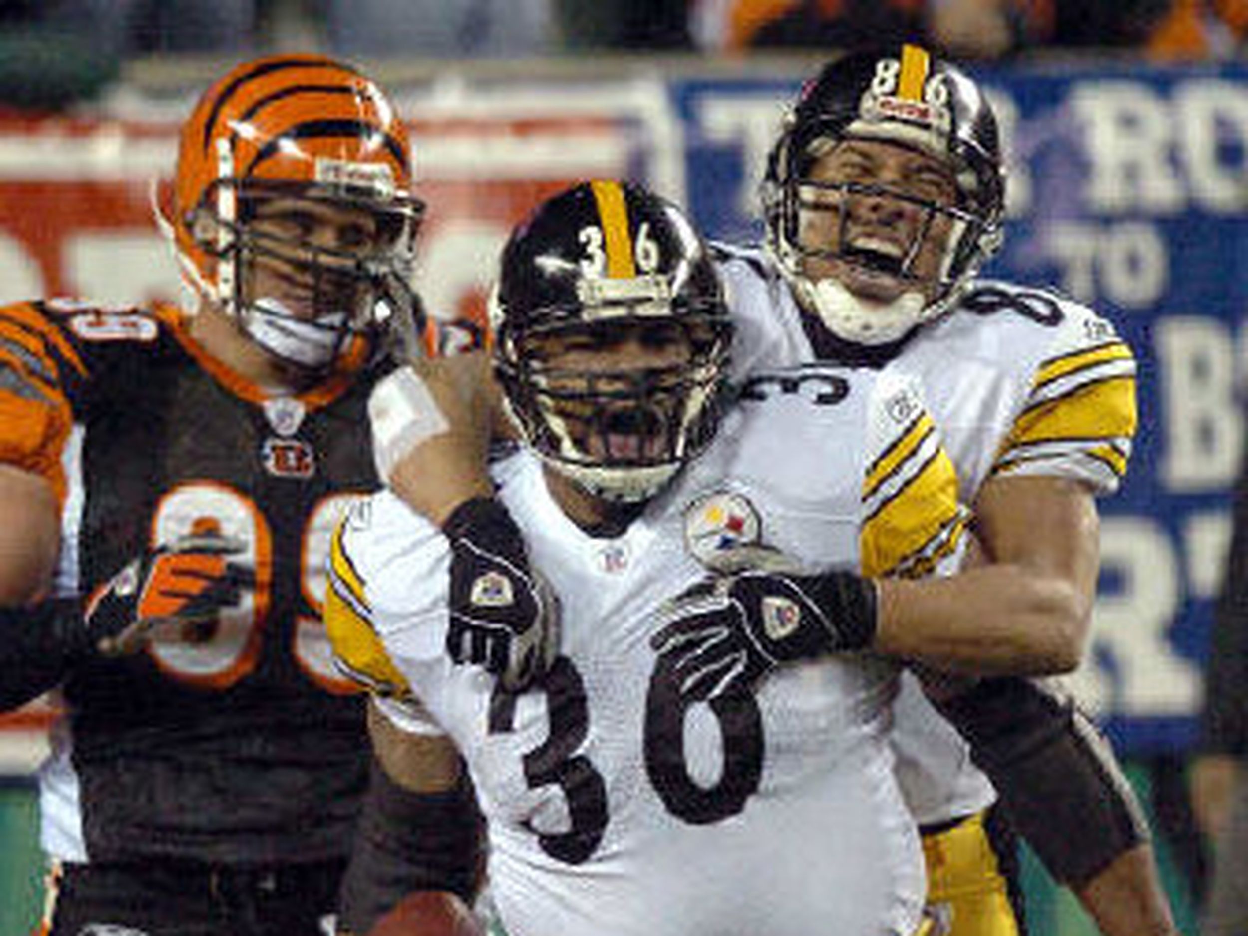 Pittsburgh Steelers running back Jerome Bettis (36) celebrates his