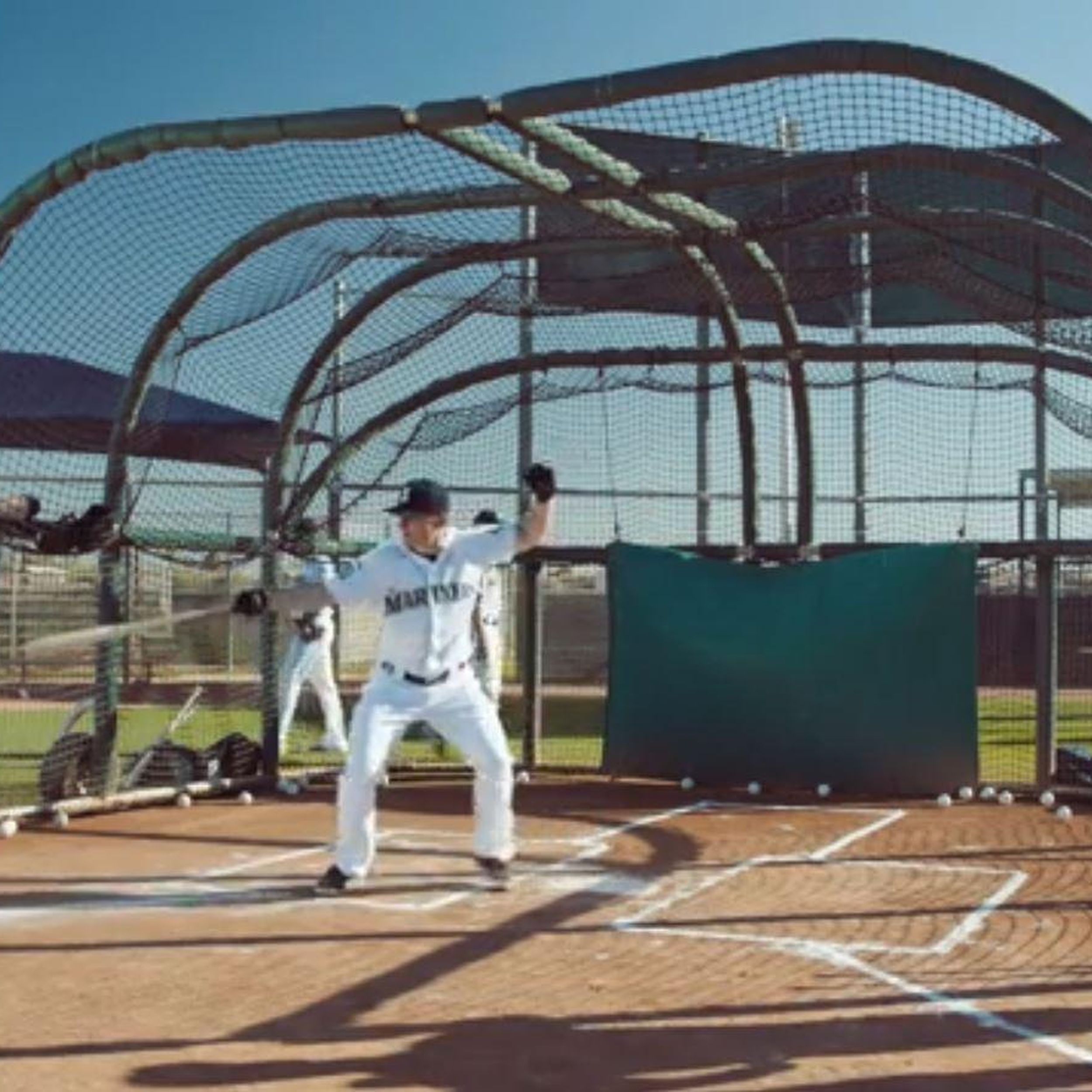 Watch Kyle Seager try (and fail) at a hair flip in the latest Mariners  commercial