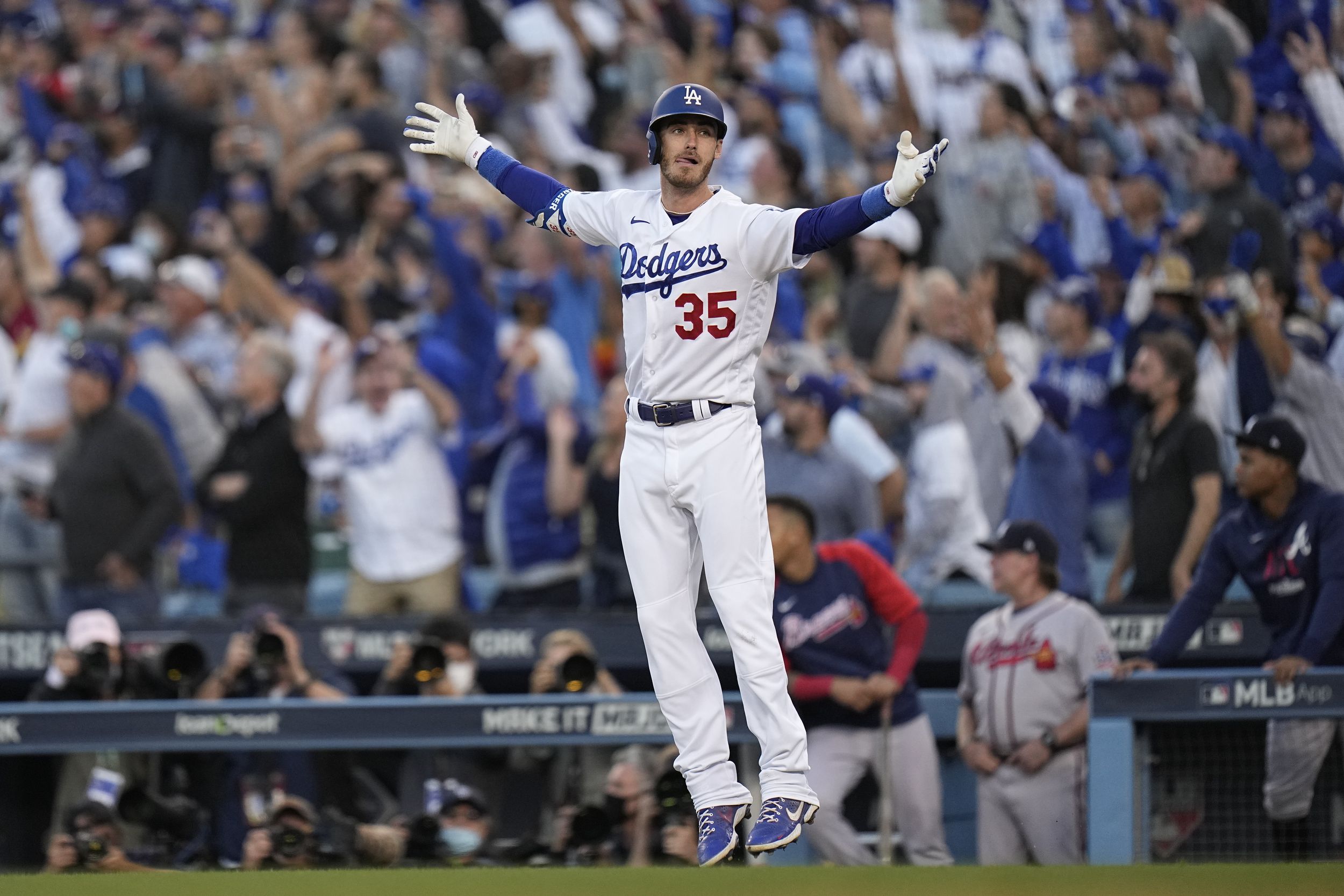 Mookie's Magic NLCS Catches! (Dodgers' Betts with insane grabs throughout  NLCS) 