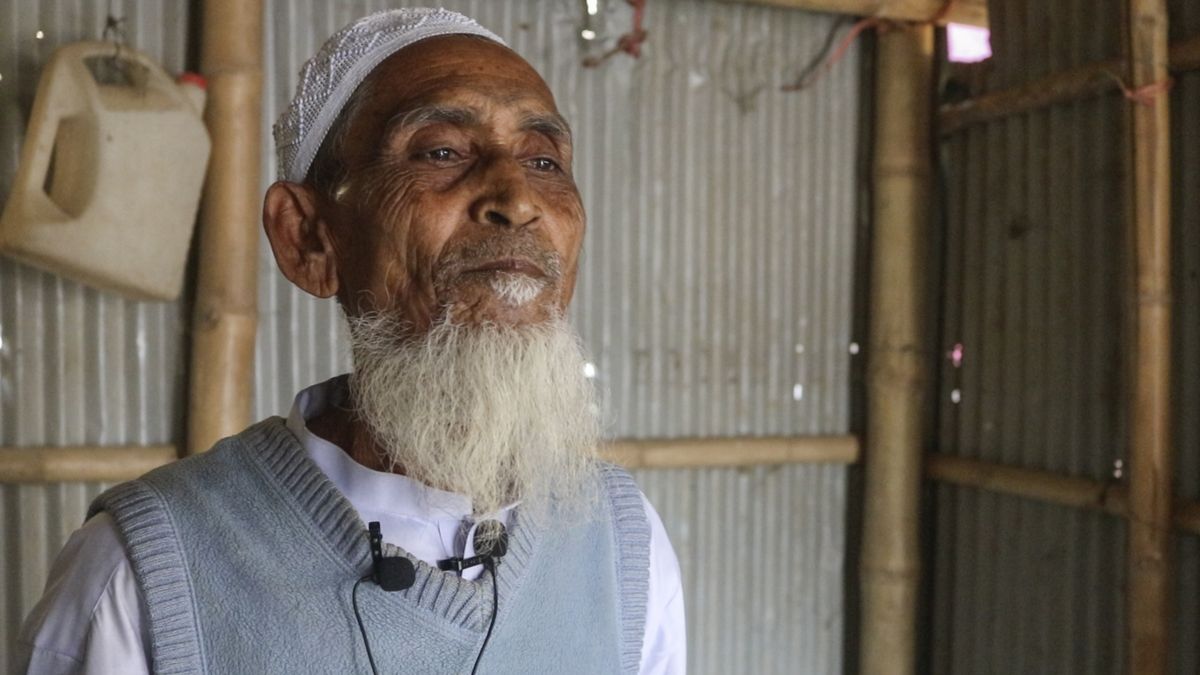 Rohingya refugee Mohammad Jaffar, 70, talks to the Associated Press at the Balukhali refugee camp in Cox