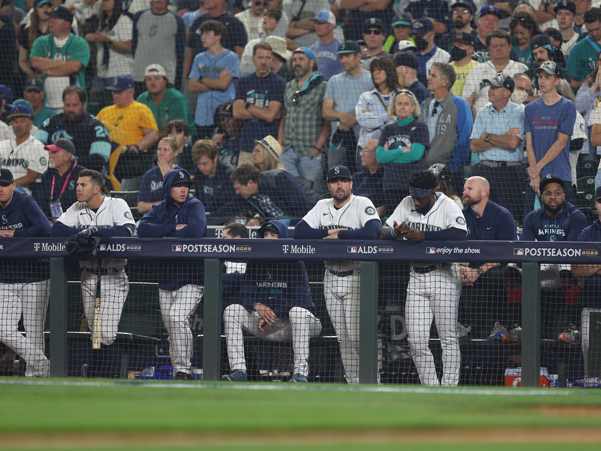 Mariners end two decades of misery returning to postseason