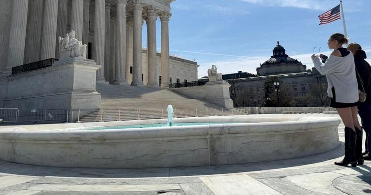 Supreme Court strikes down curbs on coordinated campaign spending