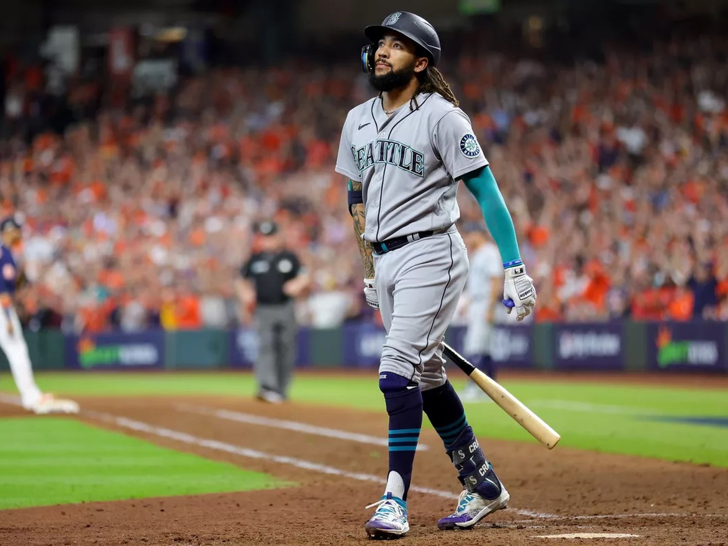 Mariners stood with J.P. Crawford. He's making them look pretty smart.
