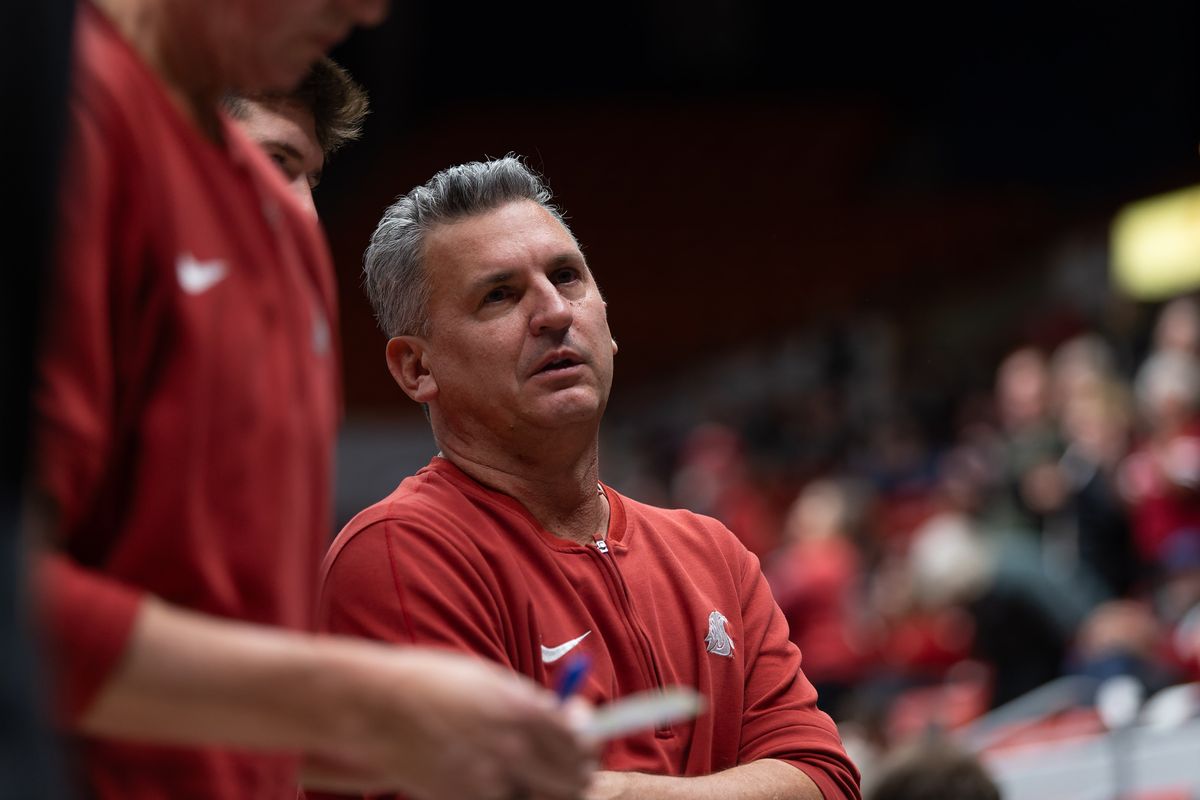 Washington State head coach Kyle Smith talks to his team during the first half on Nov. 27 at the Beasley Coliseum in Pullman.  (Geoff Crimmins/For The Spokesman-Review)
