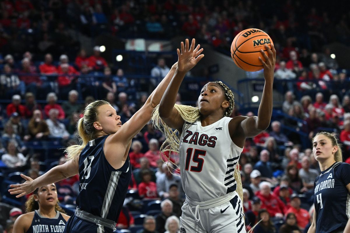 Gonzaga forward Yvonne Ejim (15) heads to the basket during the first half on Wednesday in the McCarthey Athletic Center.  (COLIN MULVANY/THE SPOKESMAN-REVIEW)
