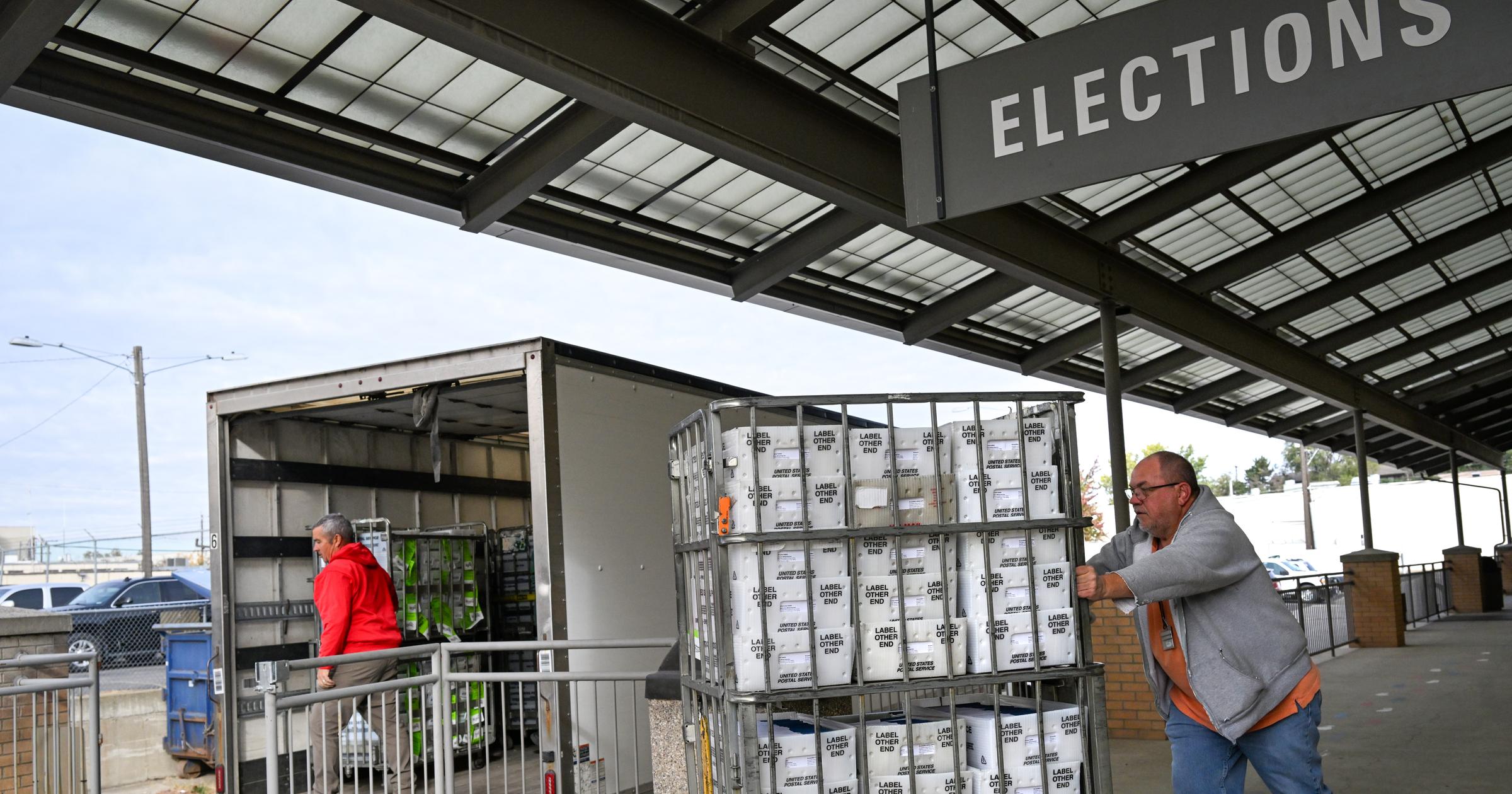 More than 1.2 million Washington ballots returned a week before midterms