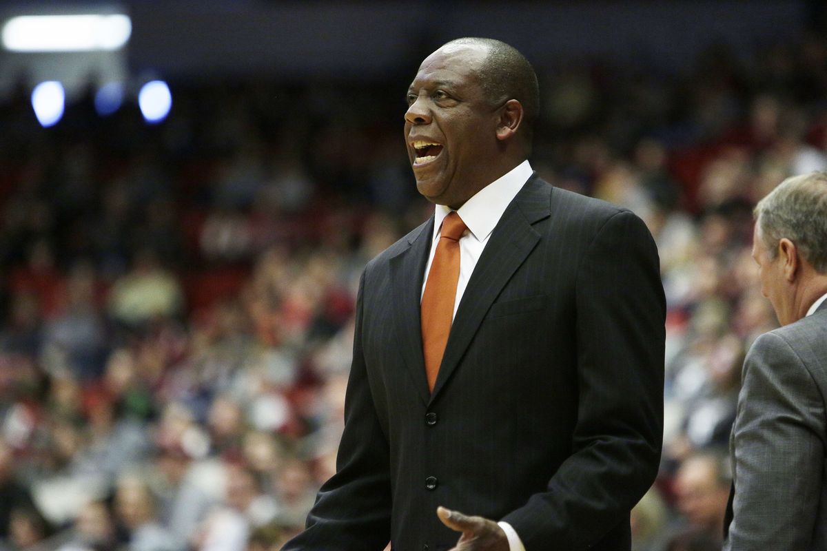 Ernie Kent to use Wildcats as barometer of what he wants Cougars to achieve. (Associated Press)