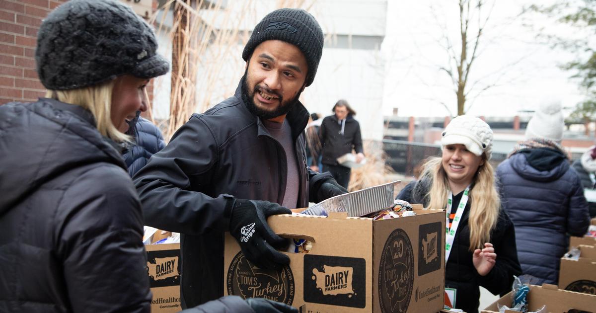 ‘It takes an entire community’: Volunteers drive turkey-donating event ...