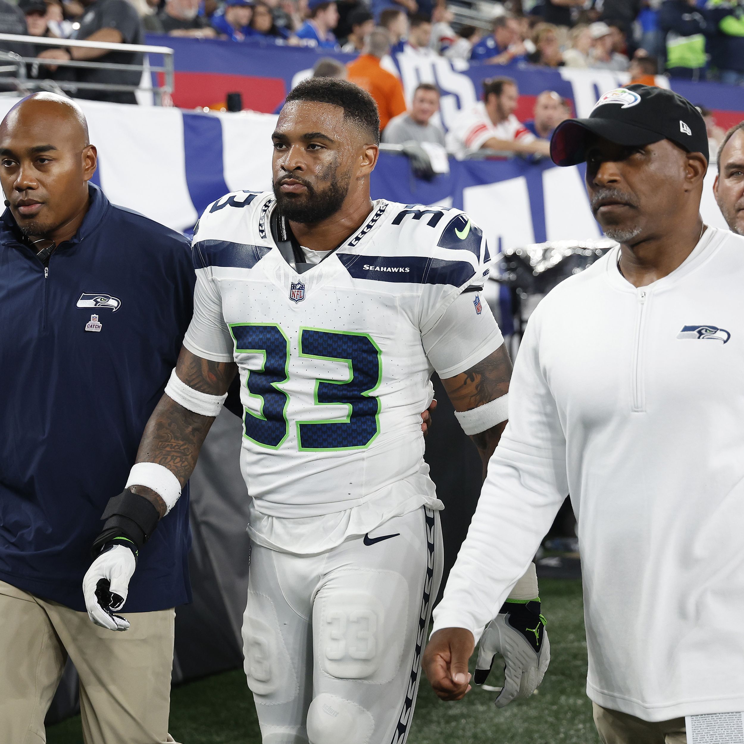 Tales from the Seattle Seahawks Sideline: A Collection of the Greatest  Seahawks Stories Ever Told (Tales from the Team)