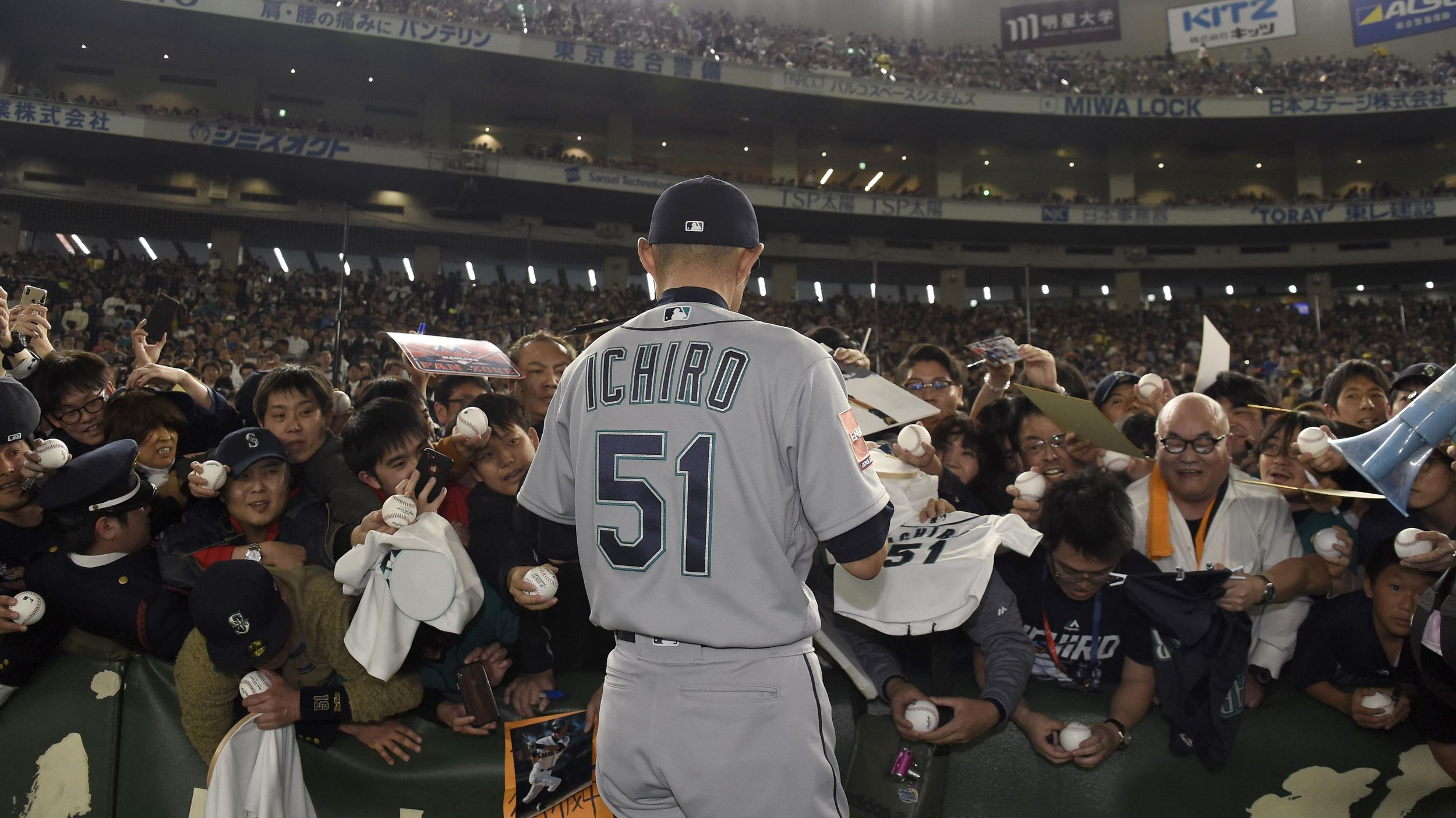 As the Mariners open 2019 season in Japan, Ichiro receives a