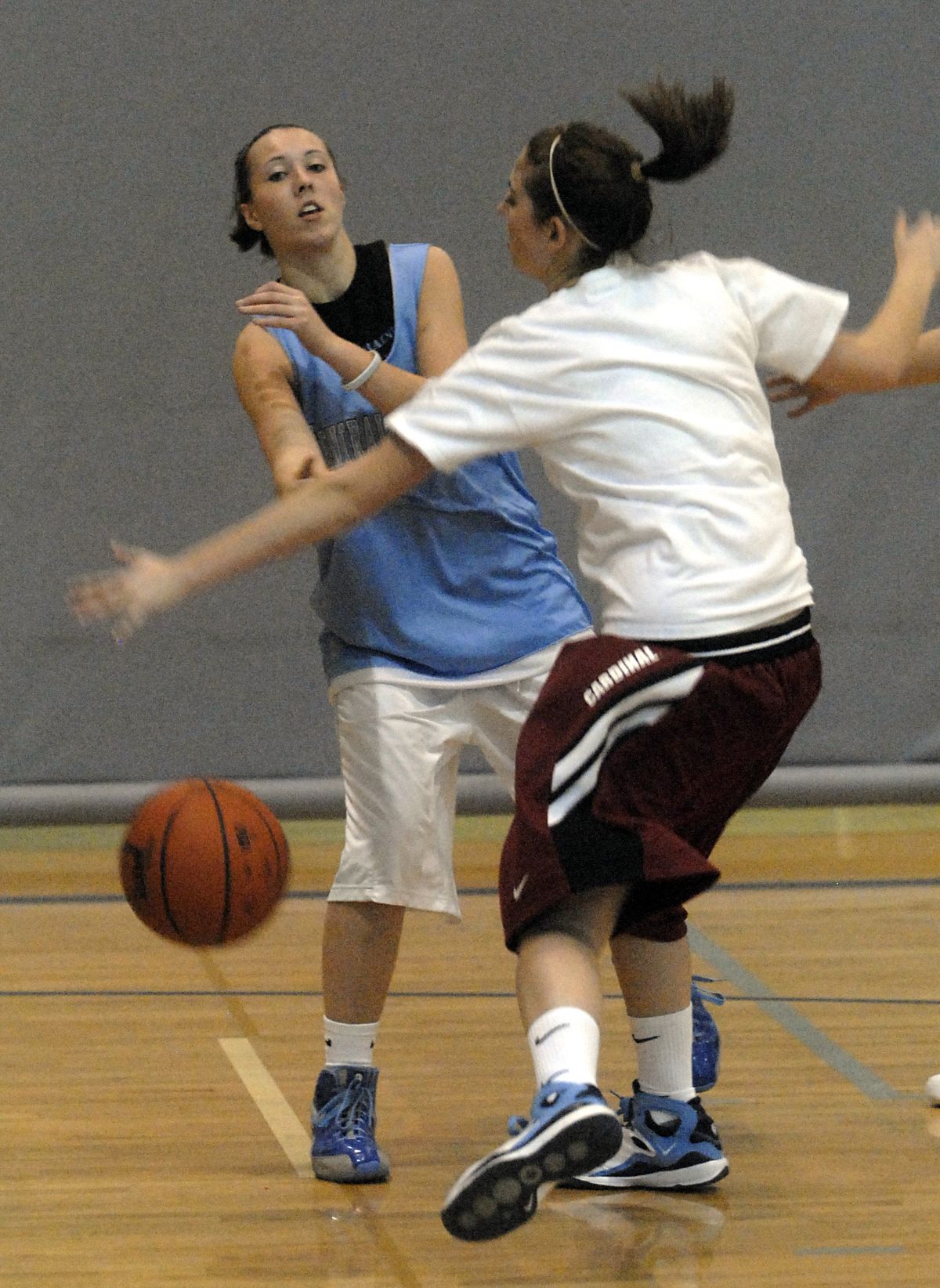 CV  junior guard Kelsey Matthews passes the ball during practice Monday. Matthews  is averaging more than  9 points a game for the Lady Bears.  (Photos by J. BART RAYNIAK / The Spokesman-Review)