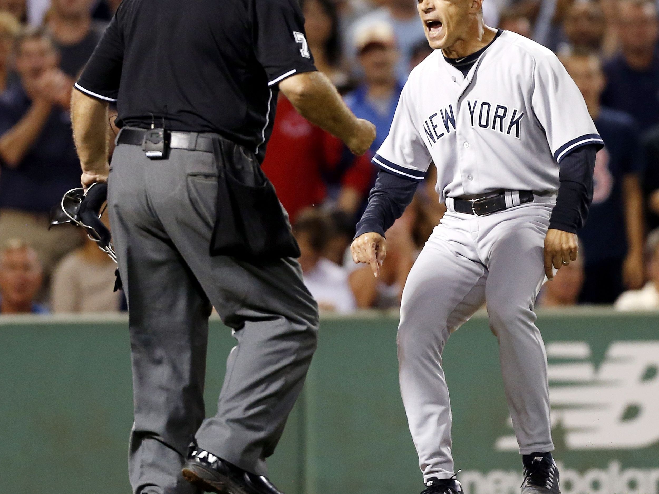 Heyward hit by pitch, suffers broken jaw