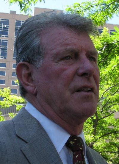 Gov. Butch Otter (Betsy Russell)