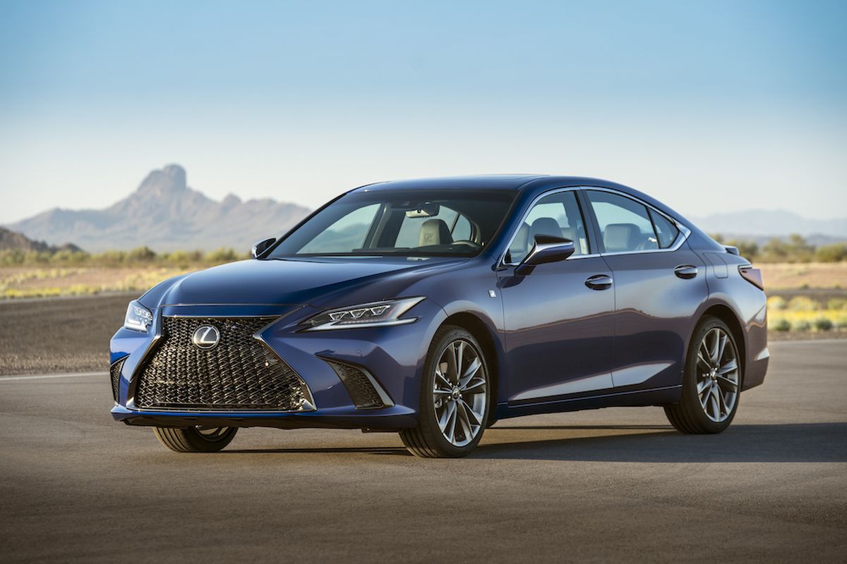 The fully made-over, seventh-generation ES grows roomier, quieter and more luxurious. Bold styling, inside and out, speaks to the younger cohort Lexus covets.  (Lexus)