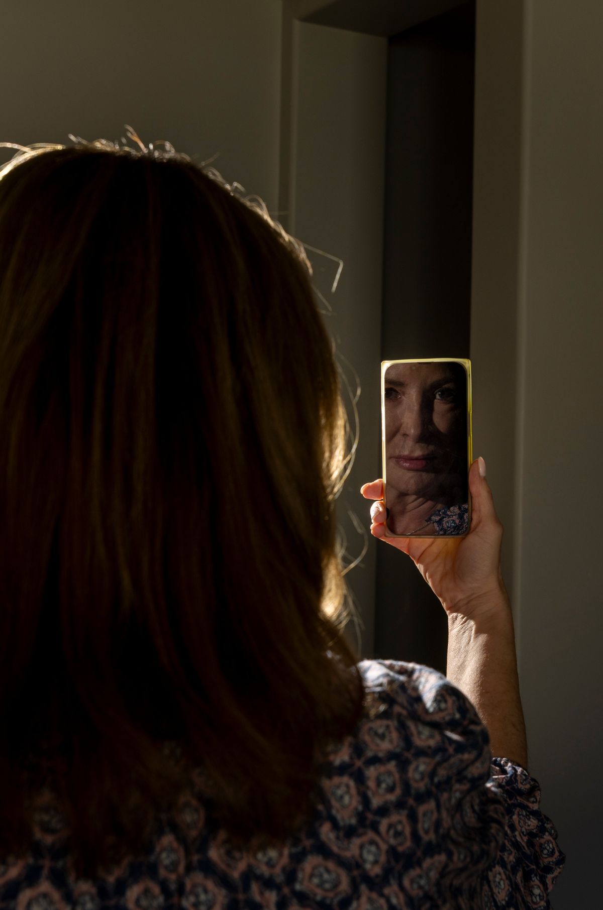 Robin Davis struggled to get her personal data back from Apple after her iPhone was stolen. (NATALIE BEHRING/Natalie Behring for the Washington Post)