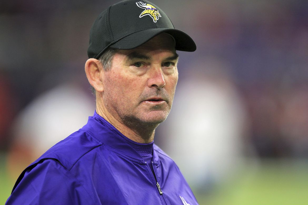 Vikings welcome coach Mike Zimmer back to practice after eye surgery ...