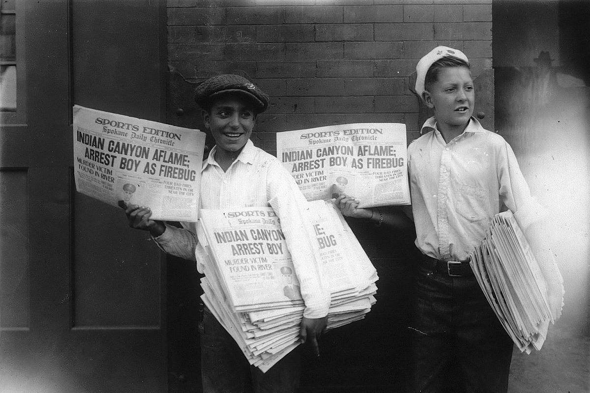 Breaking news of this day in 1934 helped newspaper boys sell the Chronicle’s Sports Edition which went to press with Indian Canyon aflame.  (THE SPOKESMAN-REVIEW PHOTO ARCHIVE)