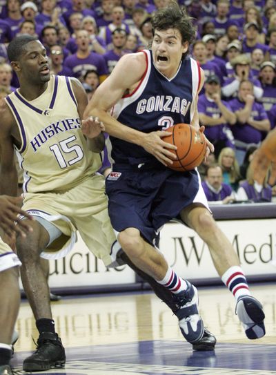 Gonzaga’s Adam Morrison scored 43 points in loss at Washington on Dec. 4, 2005. (John Froschauer / Associated Press)