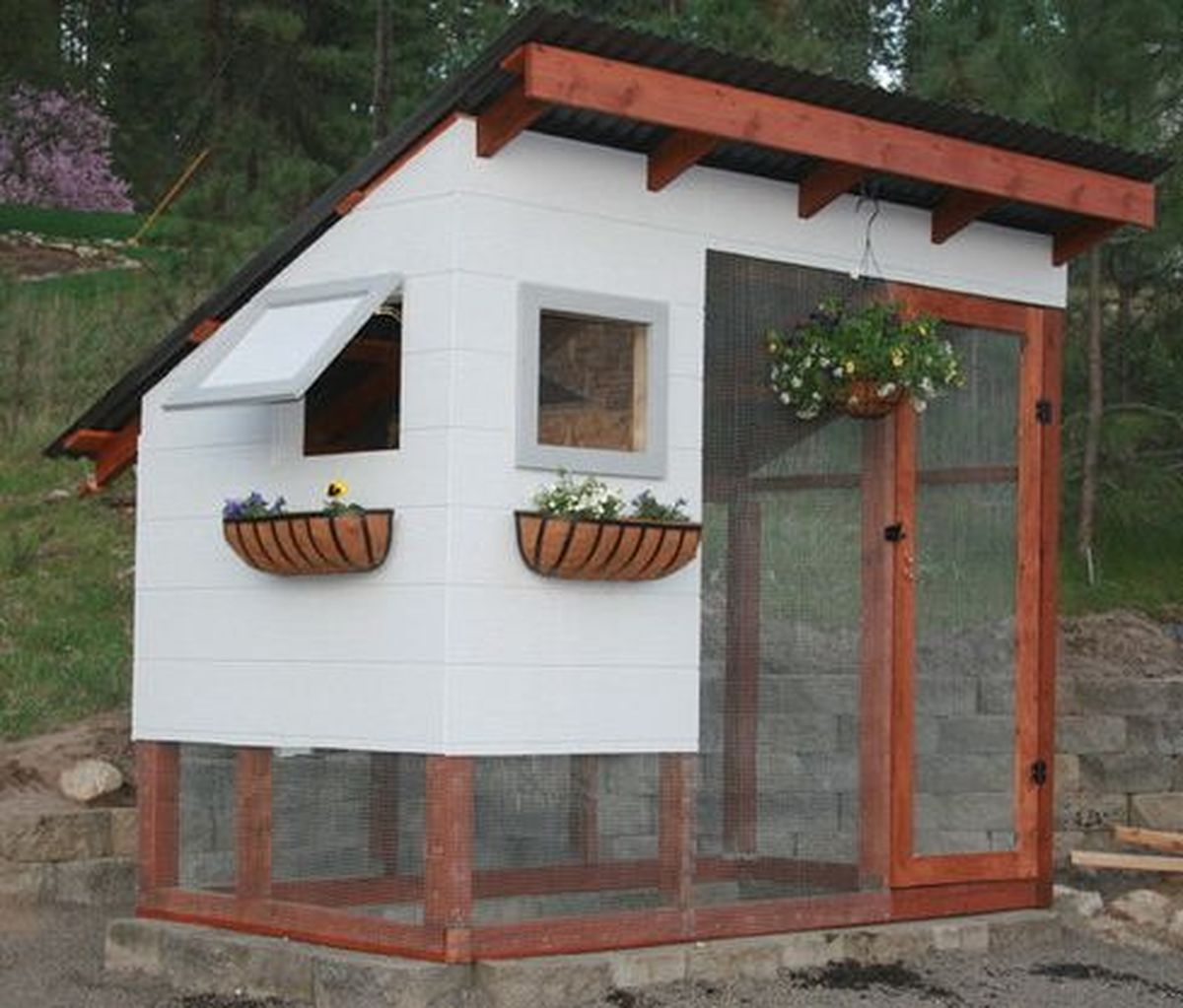 North Spokane resident builds chicken coop The SpokesmanReview