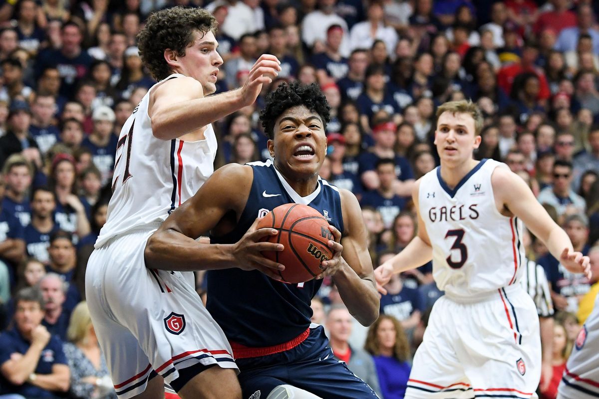 Gonzaga Bulldogs forward Rui Hachimura (21) drives to the hoop to score during the second half of a college basketball game against St. Mary