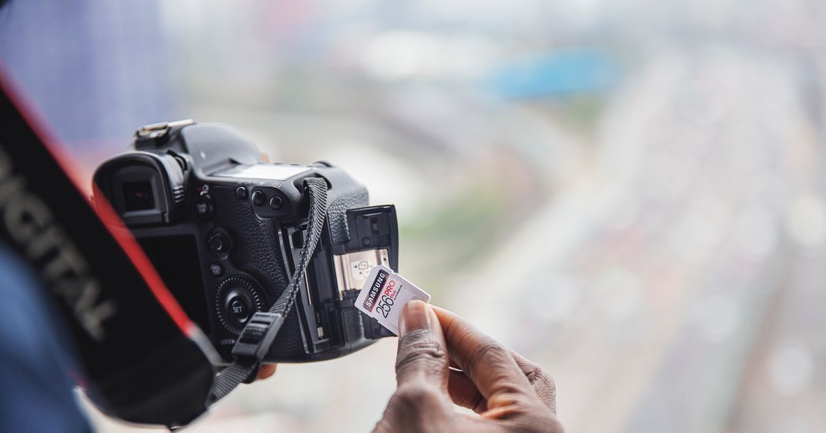 How Do Memory Cards Work For Cameras