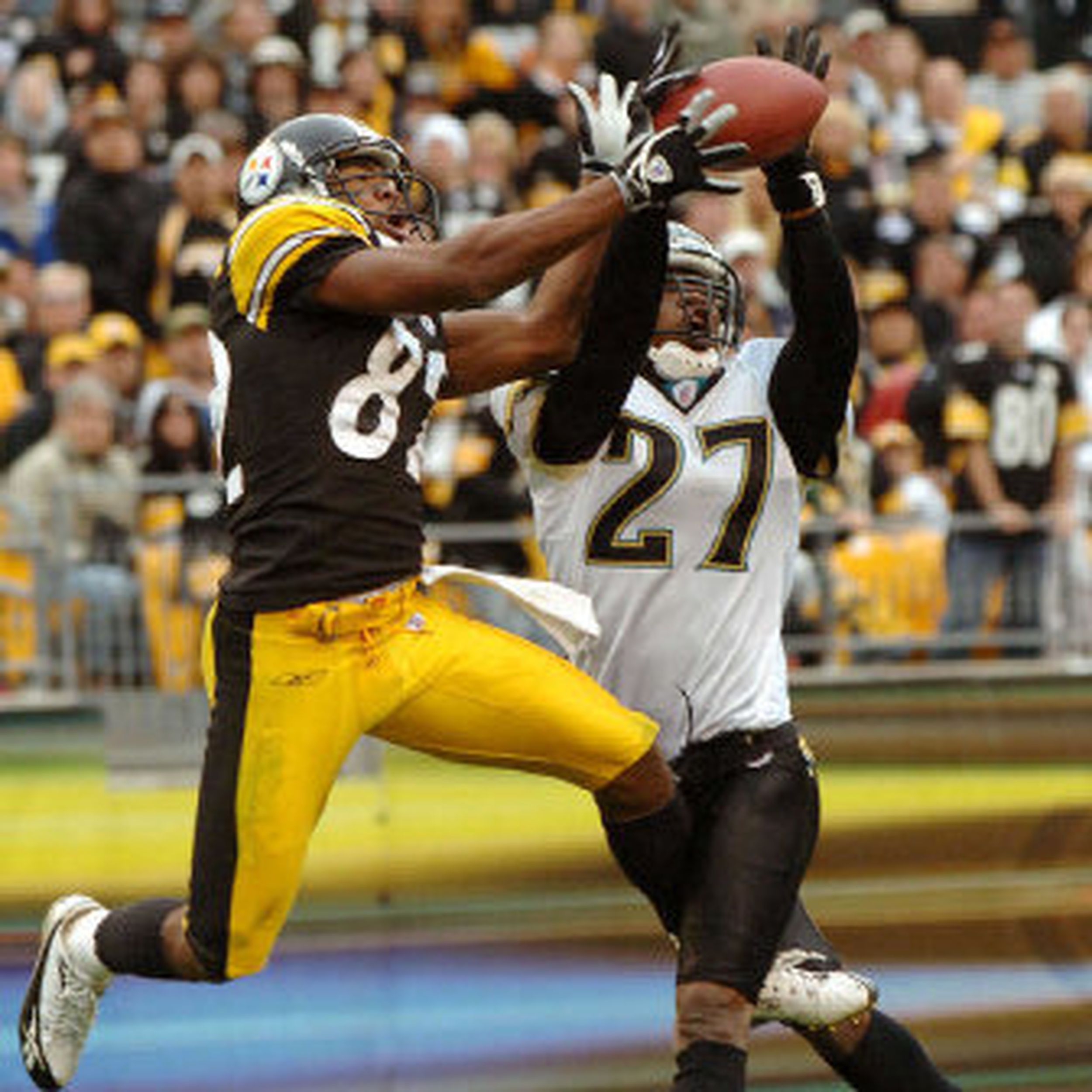 Punt returner Antwaan Randle El of the Pittsburgh Steelers runs by News  Photo - Getty Images