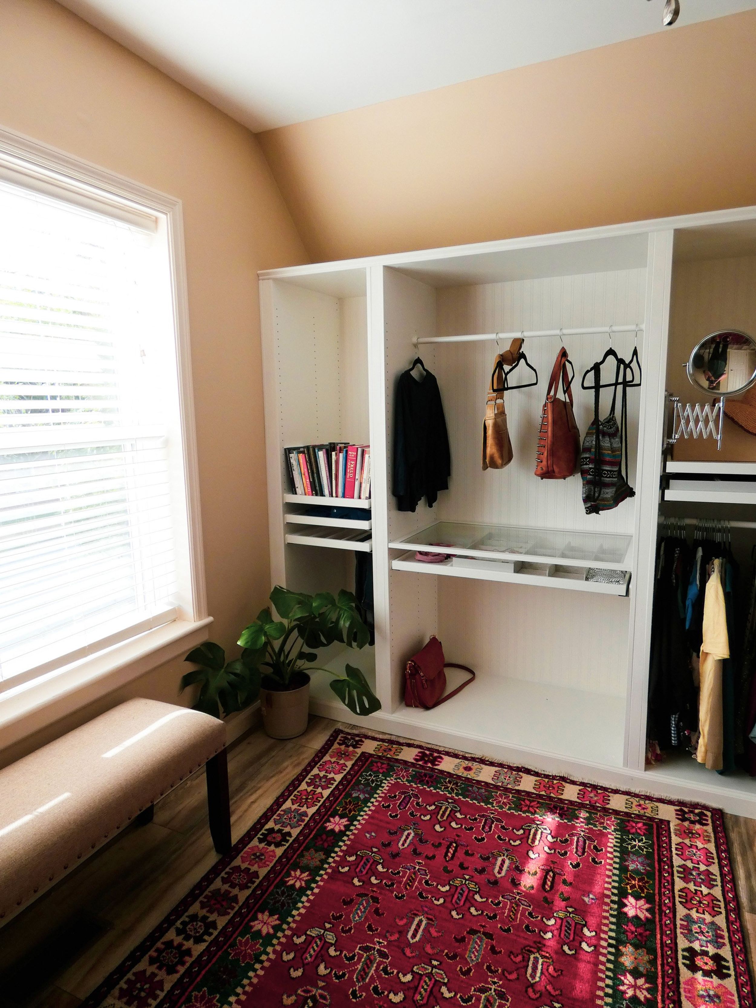 Pros and Cons of Converting a Tiny Bedroom into a Huge Closet
