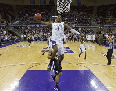 A slam dunk spices up Washington sophomore Terrence Ross' career-high 32-point night against Northwestern.