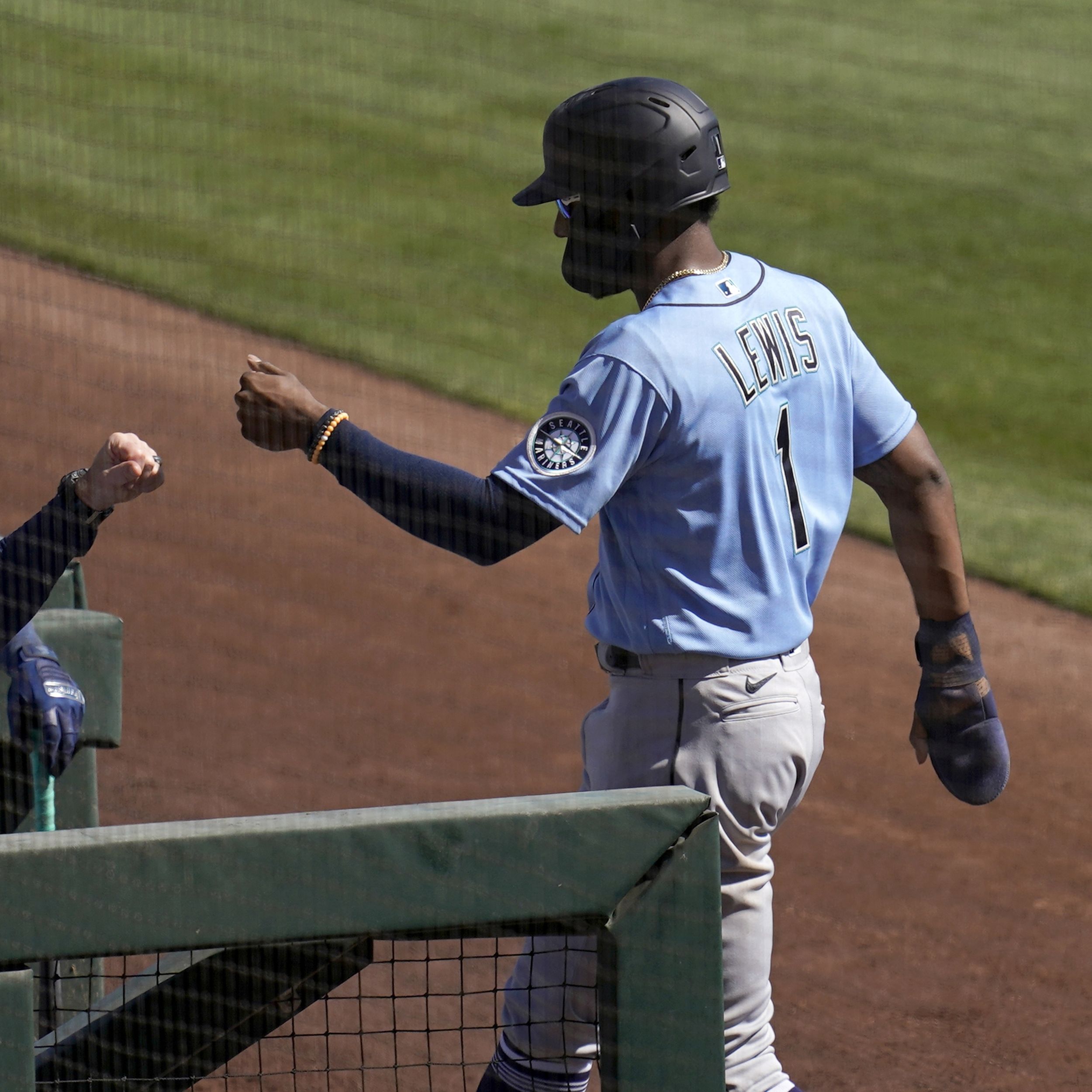 Mariners' Kyle Lewis ready for challenge after rookie honors