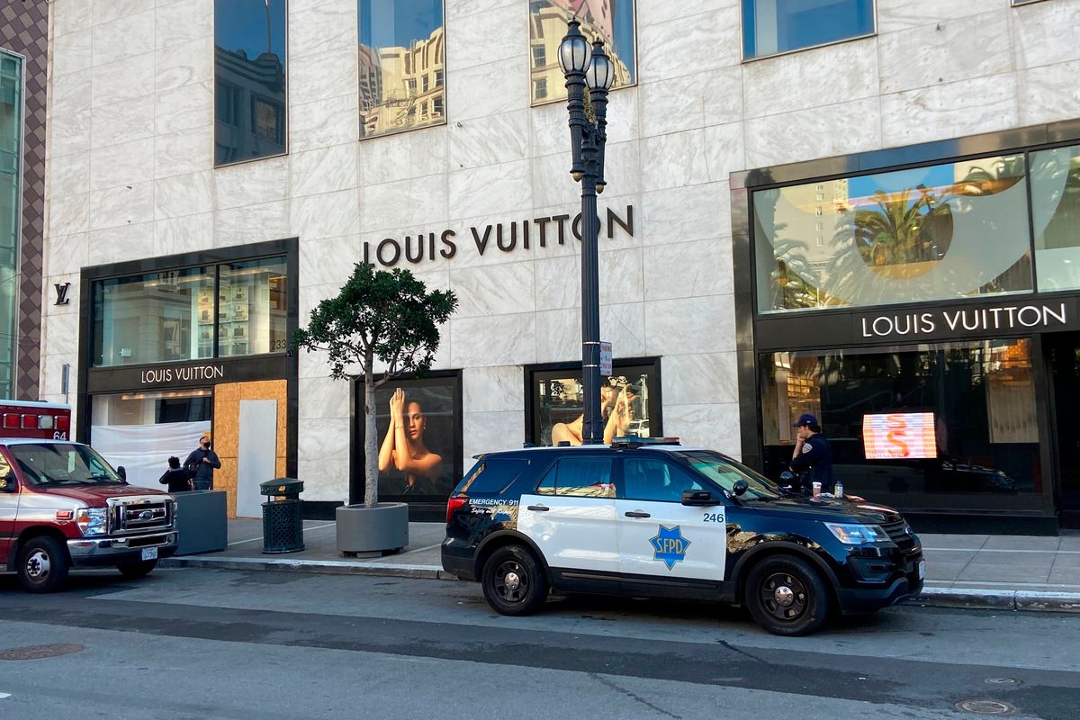 Louis Vuitton Officer Reviewed