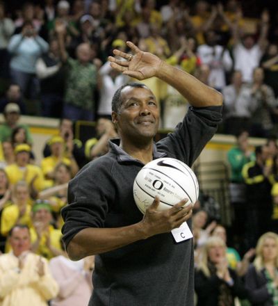 Oregon honored former player Ron Lee during a mid-February game against Stanford.  (Associated Press)
