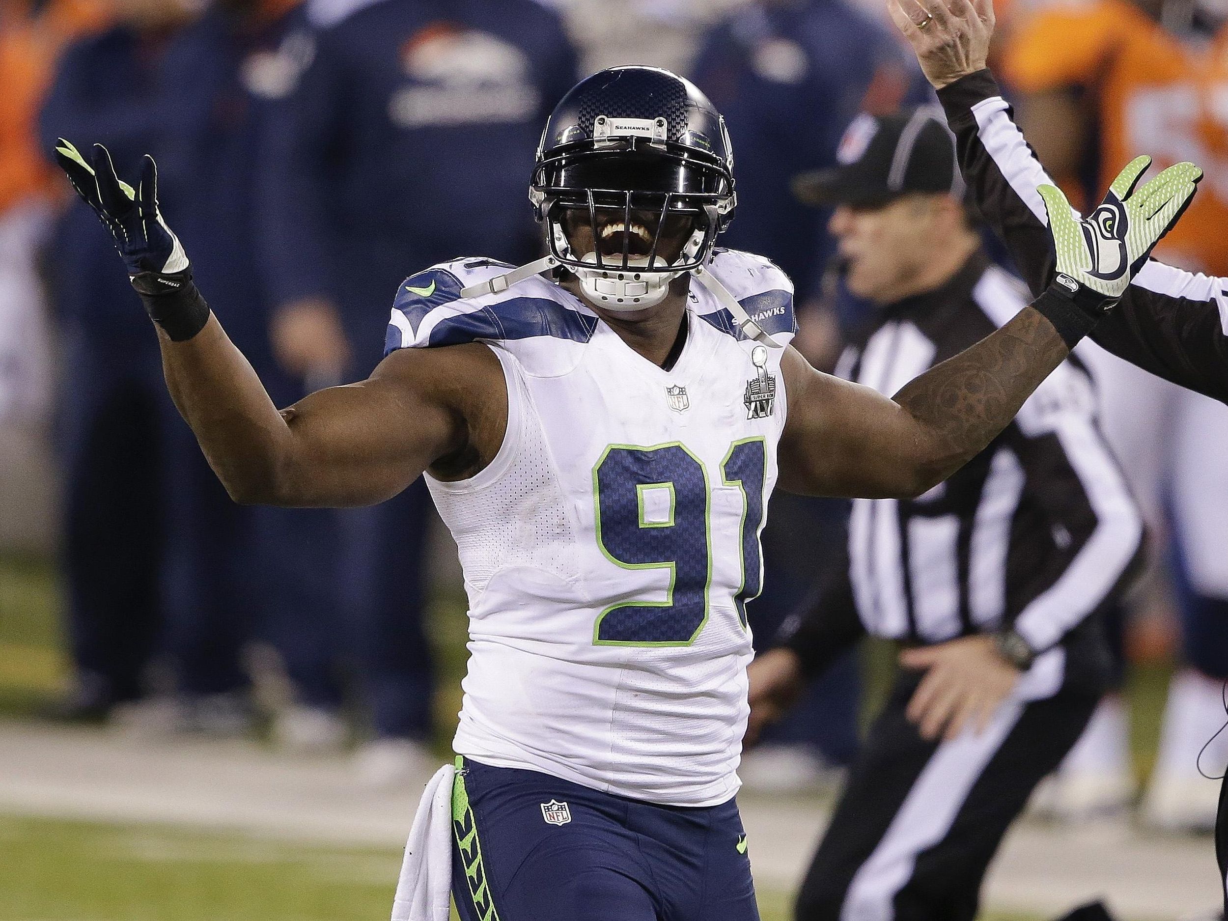 Seattle Seahawks bringing back DE Chris Clemons 